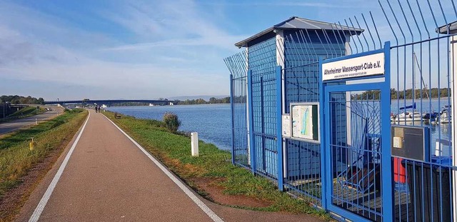 In etwa in der Mitte zwischen der Anla...thafen am Rhein bei Neuried entstehen.  | Foto: Christian Kramberg