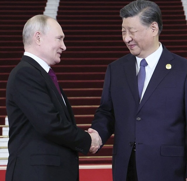 Xi begrt Putin am Dienstag in Peking.  | Foto: SERGEI SAVOSTYANOV (AFP)
