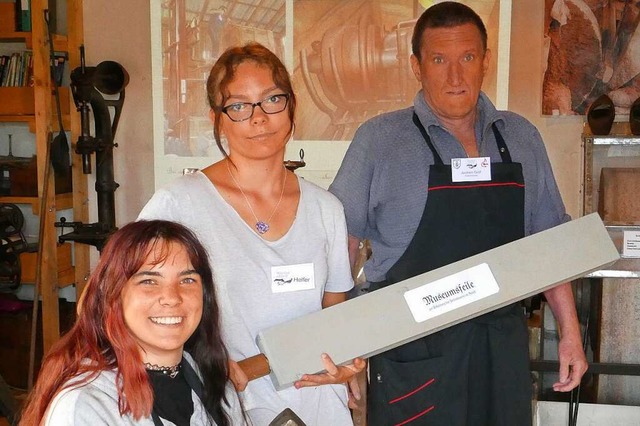 Die 14-jährige Colleen Mayer mit Opa Jochen Gräf und Freundin Lea. | Foto: Sonja Eiche Die 14-jährige Colleen Mayer mit Opa Jochen Gräf und Freundin Lea. | Foto: Sonja Eiche