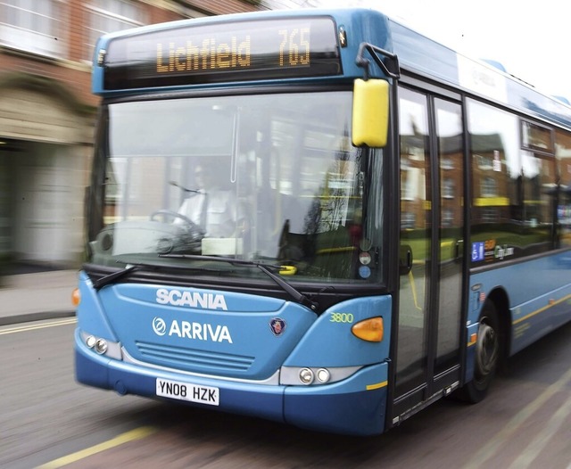 Arriva-Bus auf der Fahrt   | Foto: Lee Sanders