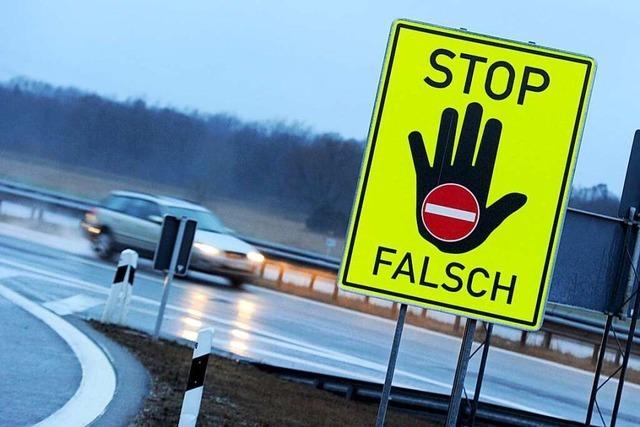 Andere Verkehrsteilnehmer stoppen Geisterfahrerin in Freiburg-Brhl