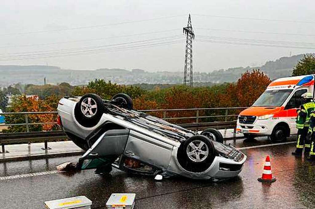 85-jähriger Autofahrer überschlägt Sich Auf Der A98 Bei Lörrach ...