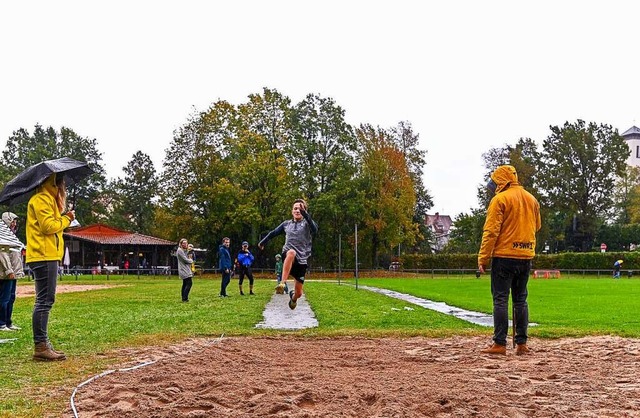 Lahr, Klostermatte: Der SWR macht mit ...det am Ende den Sieg der Rottenburger.  | Foto: Endrik Baublies