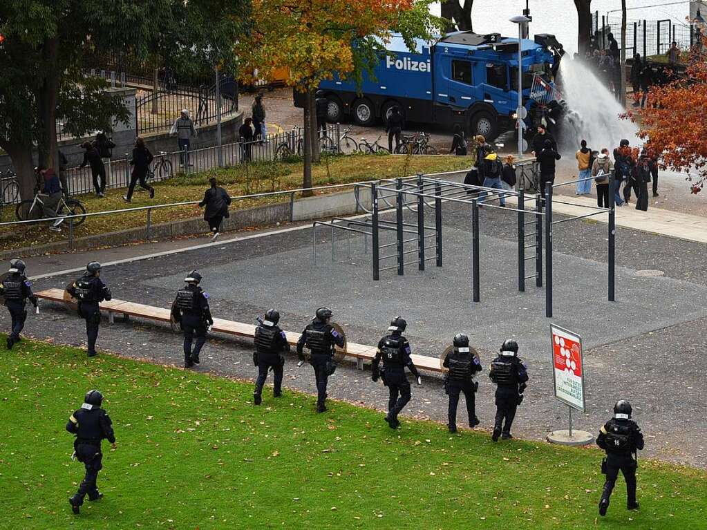 Nicht bewilligte Demo von „Baselnazifrei“