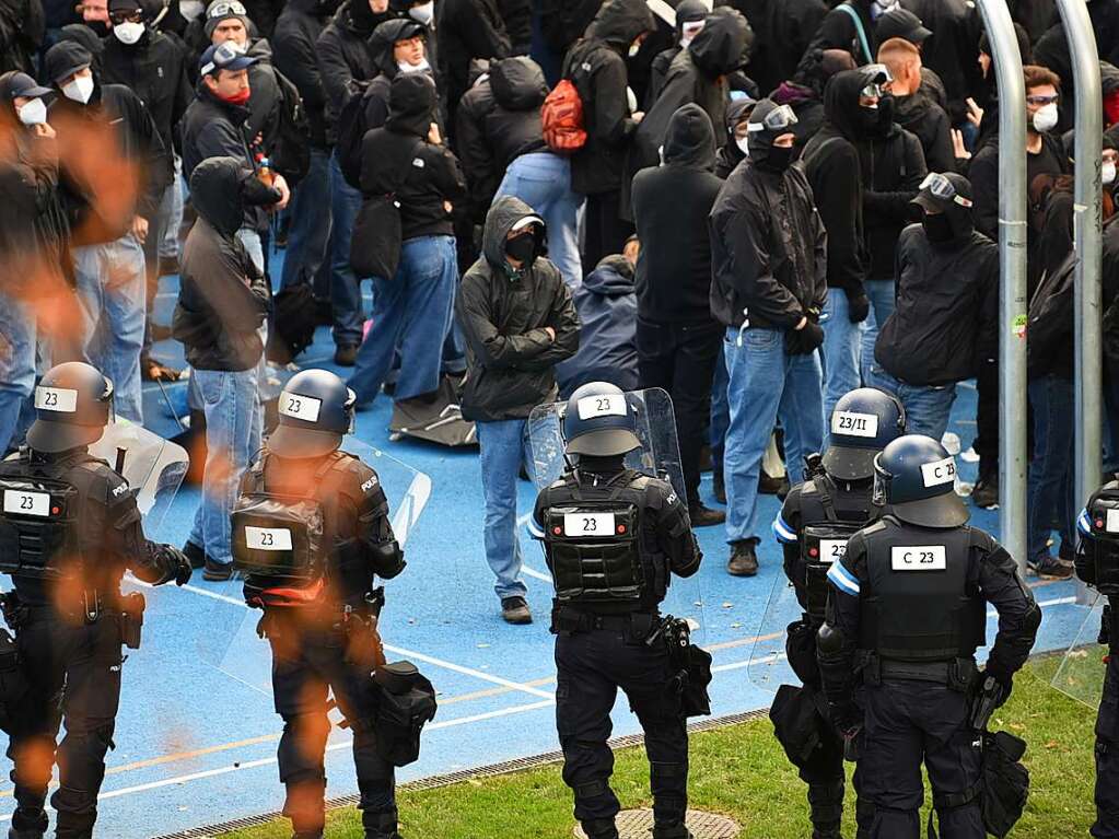 Nicht bewilligte Demo von „Baselnazifrei“