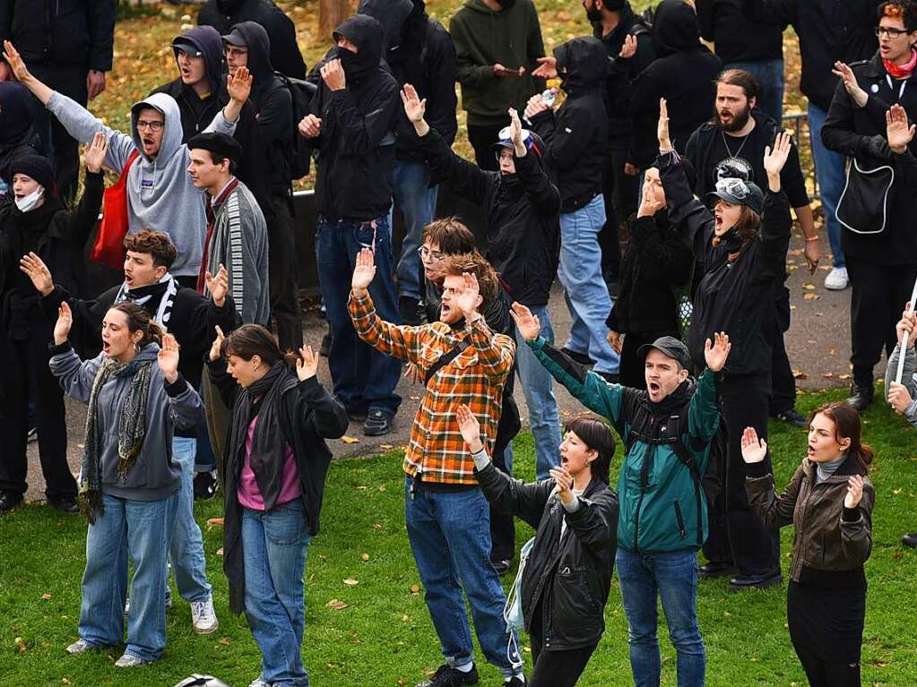 Nicht bewilligte Demo von „Baselnazifrei“