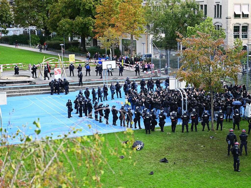 Nicht bewilligte Demo von „Baselnazifrei“