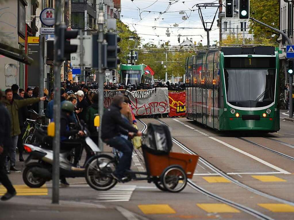 Nicht bewilligte Demo von „Baselnazifrei“