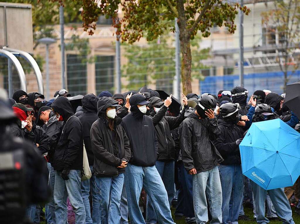 Nicht bewilligte Demo von „Baselnazifrei“