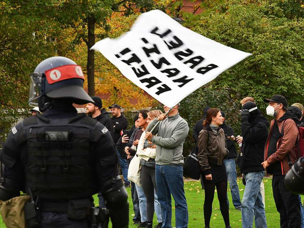 Nicht bewilligte Demo von „Baselnazifrei“