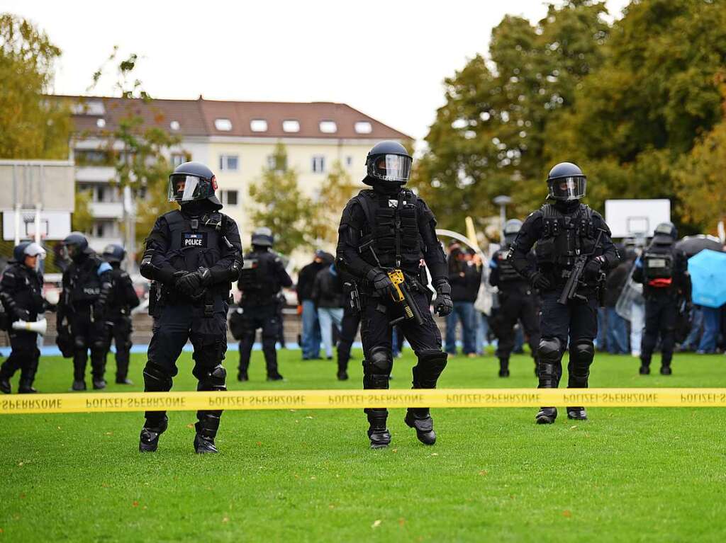 Nicht bewilligte Demo von „Baselnazifrei“