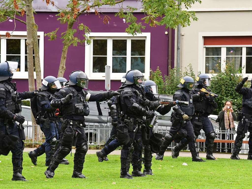 Nicht bewilligte Demo von „Baselnazifrei“