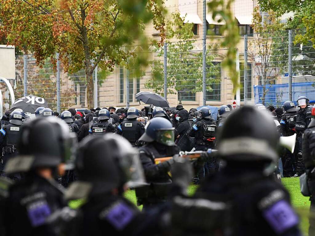 Nicht bewilligte Demo von „Baselnazifrei“