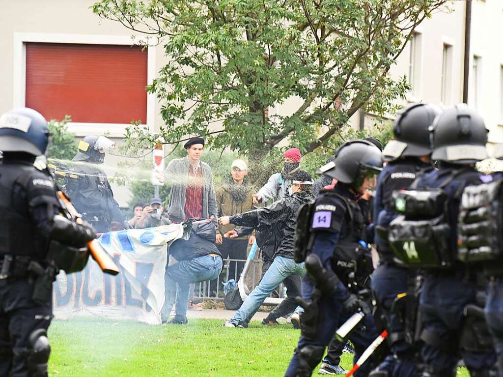 Nicht bewilligte Demo von „Baselnazifrei“