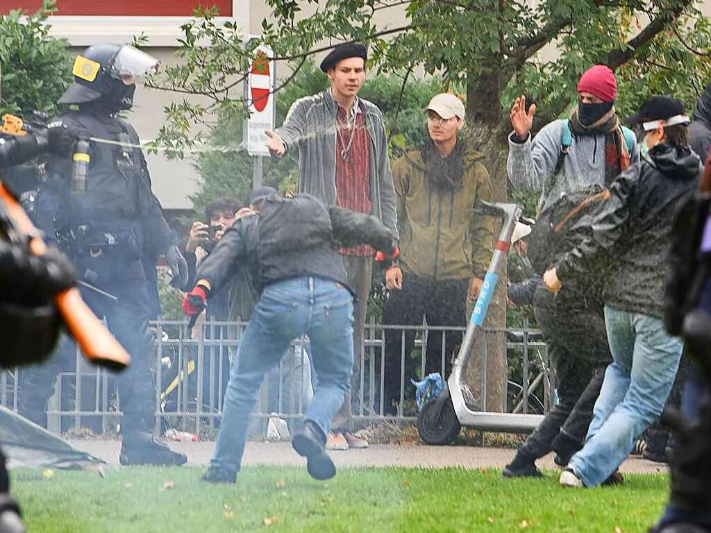 Nicht bewilligte Demo von „Baselnazifrei“