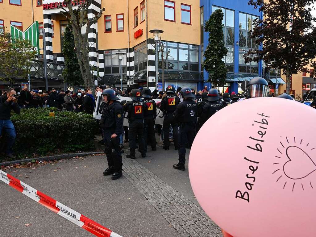 Demonstration und Gegenkundgebung in Weil am Rhein