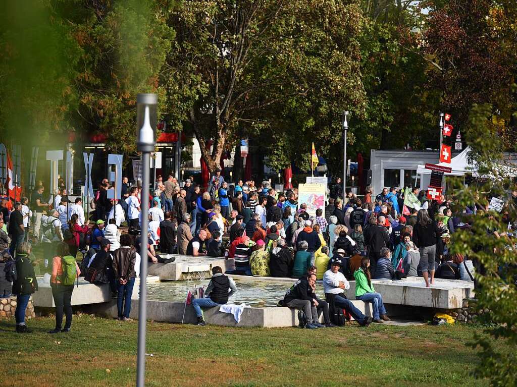 Demonstration und Gegenkundgebung in Weil am Rhein