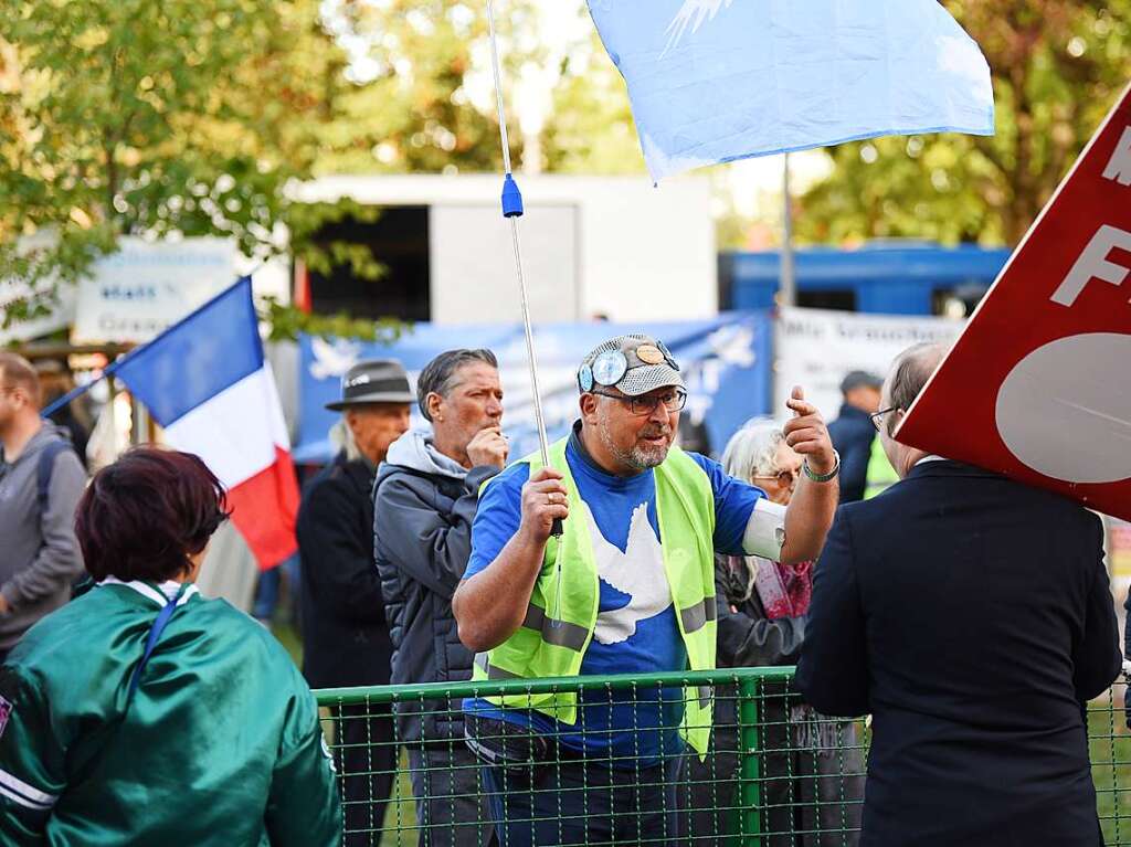 Demonstration und Gegenkundgebung in Weil am Rhein