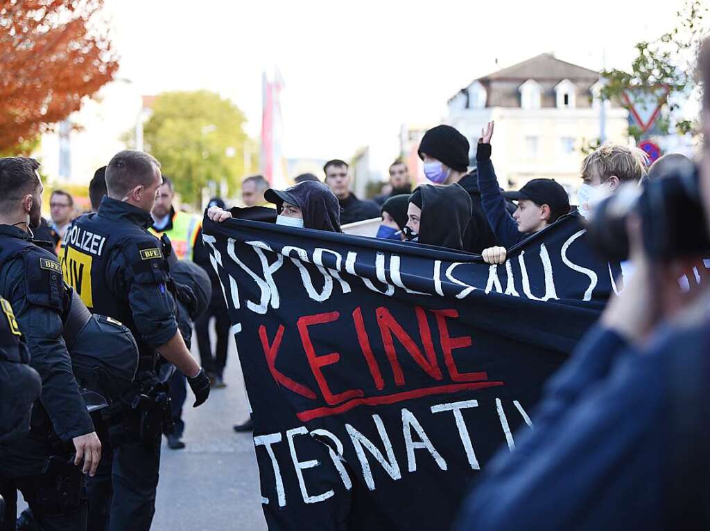 Demonstration und Gegenkundgebung in Weil am Rhein