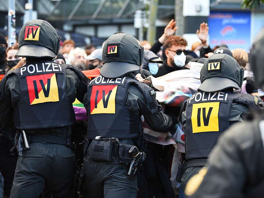 Demonstration und Gegenkundgebung in Weil am Rhein