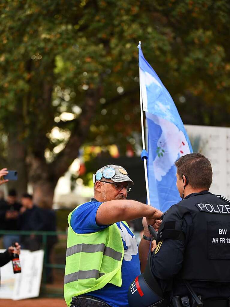 Demonstration und Gegenkundgebung in Weil am Rhein