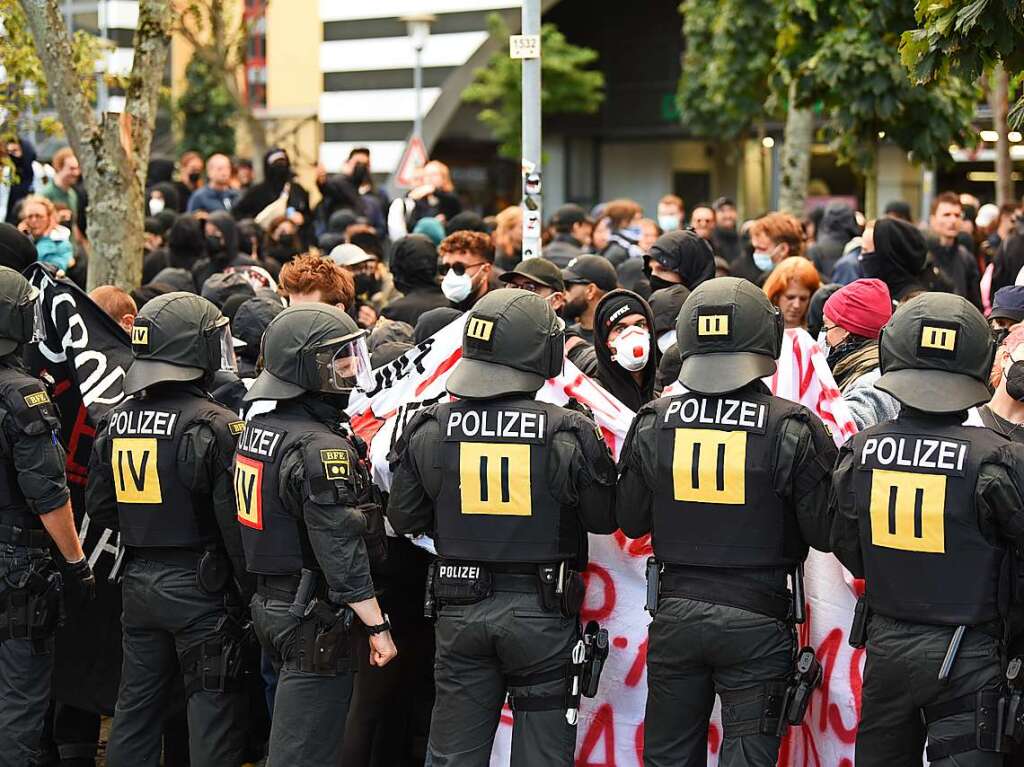 Demonstration und Gegenkundgebung in Weil am Rhein