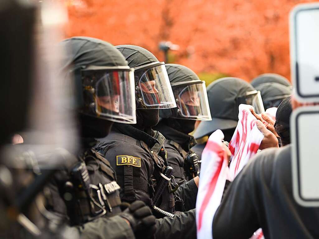 Demonstration und Gegenkundgebung in Weil am Rhein