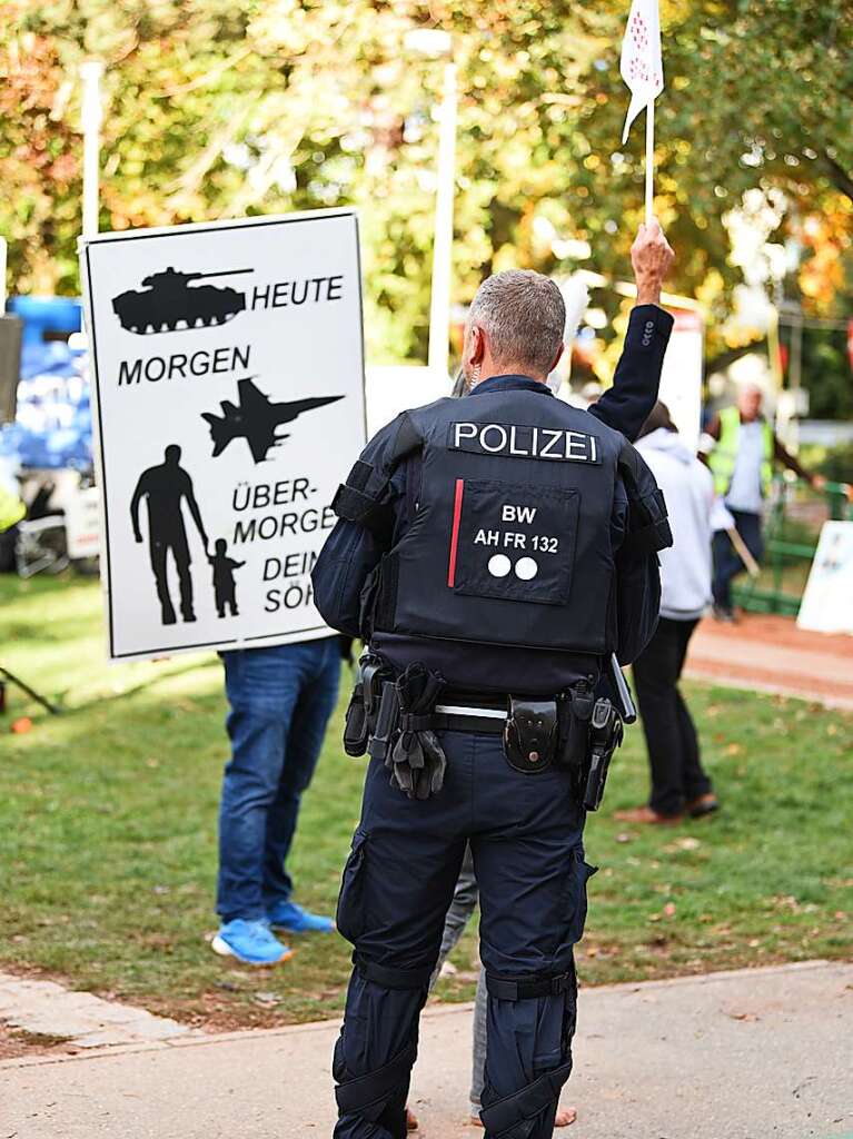 Demonstration und Gegenkundgebung in Weil am Rhein