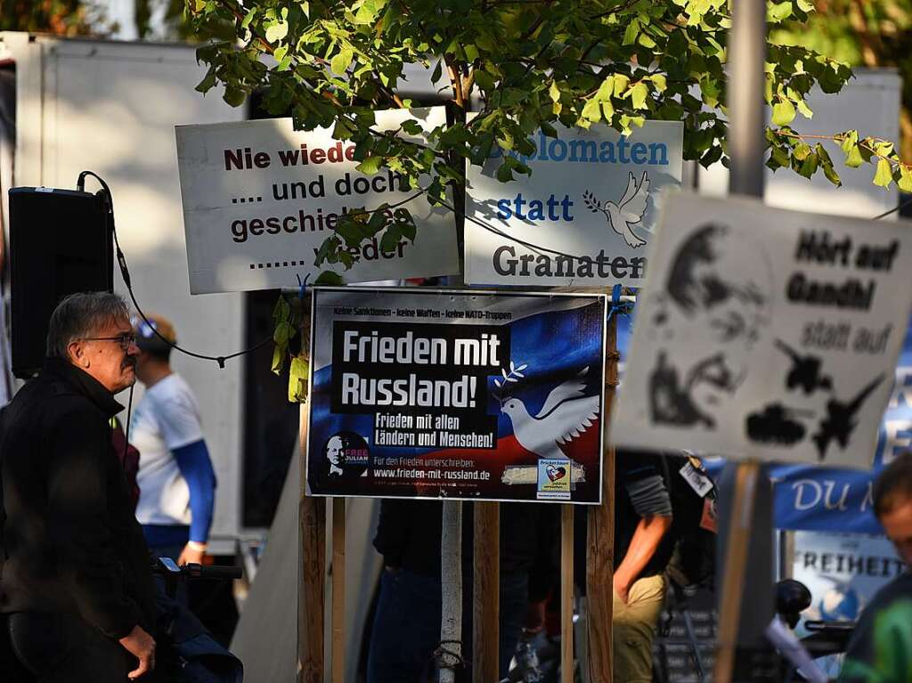 Demonstration und Gegenkundgebung in Weil am Rhein