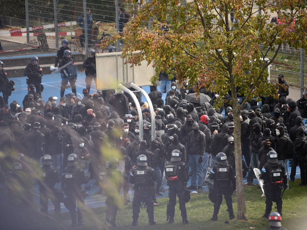 Nicht bewilligte Demo von „Baselnazifrei“