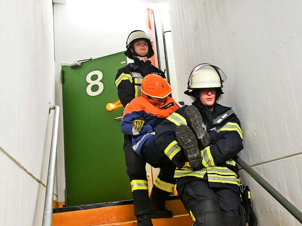 Abschlussbung der Feuerwehr Lrrach im Rathaus