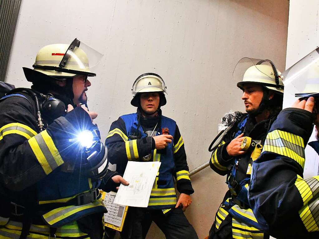 Abschlussbung der Feuerwehr Lrrach im Rathaus