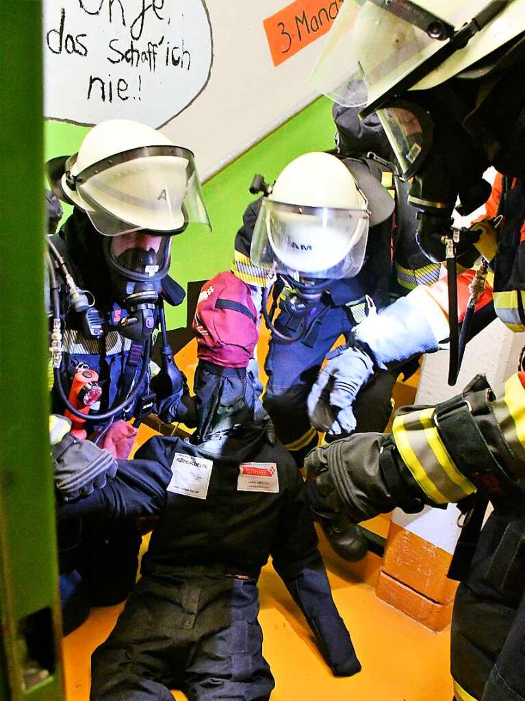 Abschlussbung der Feuerwehr Lrrach im Rathaus