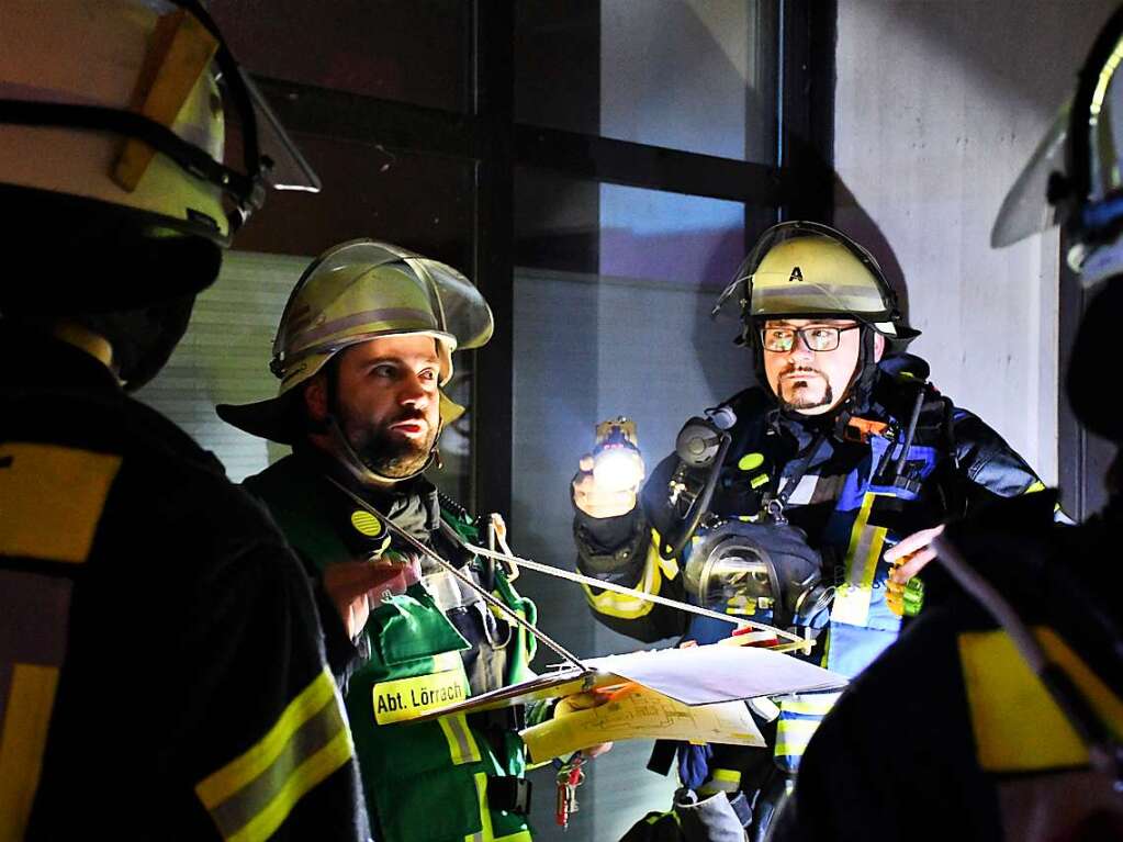 Abschlussbung der Feuerwehr Lrrach im Rathaus