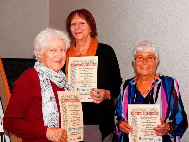 Melsene Weis (von links), Dorothea Obe...eins Seniorenbegegnungssttte ernannt.  | Foto: Eva Korinth