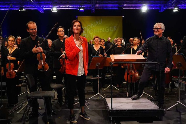 Trgerin des Orchesterpreises des SWR ...d Konzertmeister Jermolaj Albiker (l.)  | Foto: Astrid Karger