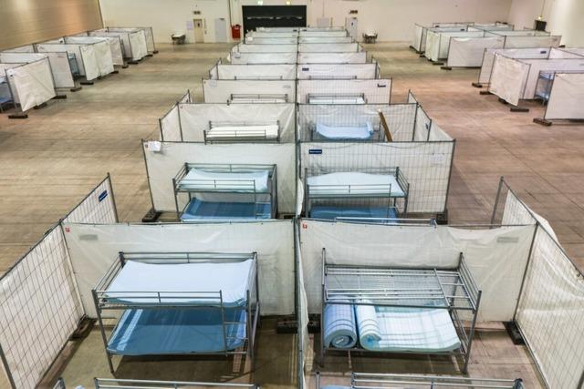 400 Betten fr Geflchtete stehen in Offenburger Messehalle bereit