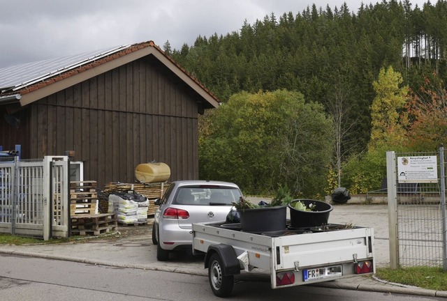 Voll bepackt mit Altmaterial: Viele B...ngebot des Wertstoffhofs in Lenzkirch.  | Foto: Eva Korinth