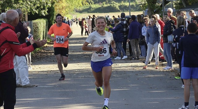 Annika Autenrieth freute sich beim Zie... Platz unter den teilnehmenden Frauen.  | Foto: Christine Weirich