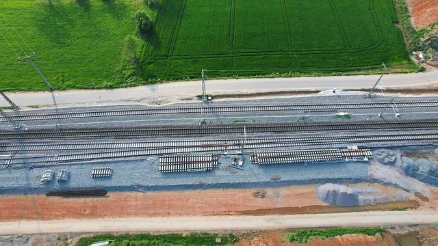 Auch an der Neubaustrecke selbst wird ...rdlich von Mllheim eingebaut wurden.  | Foto: Deutsche Bahn/Jrgen Schmidt