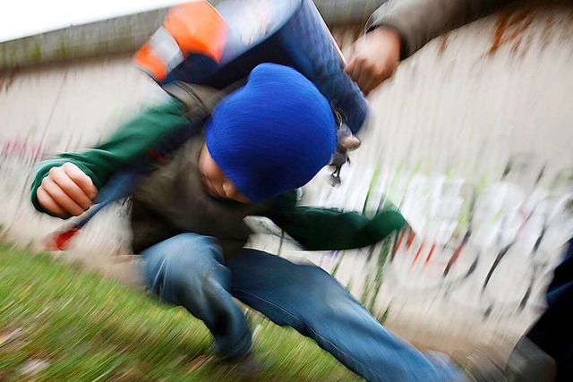 Gewalt und Mobbing breiten sich laut d...rundschule Lffingen aus. (Symbolbild)  | Foto: Oliver Berg