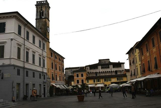 Bewohner von Pietrasanta haben die Wahl