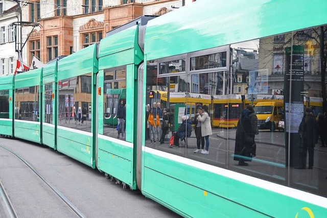 Der ffentliche Nahverkehr in Basel kostet in diesem Jahr mehr.  | Foto: Daniel Gramespacher