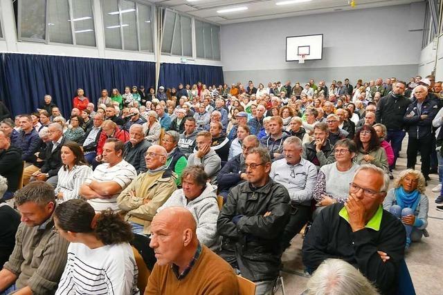 Anwohner kritisieren den Ortschaftsrat Langenwinkel in der Klinik-Debatte