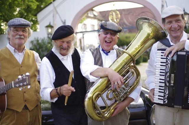 Das Quartett Augustinum unterhlt im Keller von Schloss Reinach