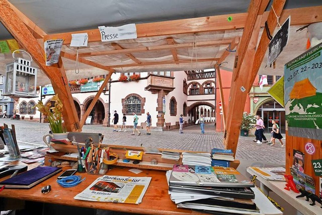 Das Klimacamp will whrend des Weihnachtsmarkts an Ort und Stelle bleiben.  | Foto: Thomas Kunz