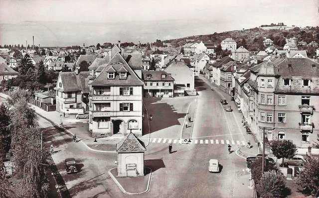 Straen und Pltze bestimmen auch das ...einer Ansichtskarte aus dem Jahr 1960.  | Foto: Manfred  Eble