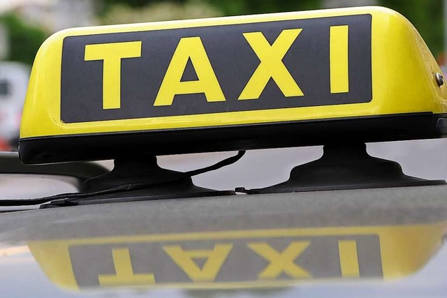 Der Taxifahrer fuhr davon, ohne sich um die Schlerin zu kmmern (Symbolbild).  | Foto: Franziska Kraufmann