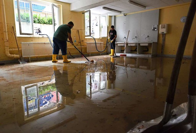 So sah es am Tag nach dem Unwetter in der Emil-Thoma-Schule aus.  | Foto: Rita Eggstein