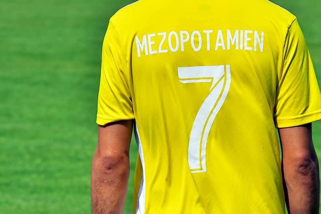 Der 1. FC Mezepotamien Freiburg &#8211...auch unter Platzaufsicht des Verbands.  | Foto: Daniel Thoma